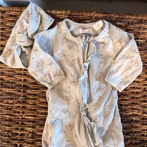 🤍Jamie Kay Dainty Floral Zippie Onsie with Headband